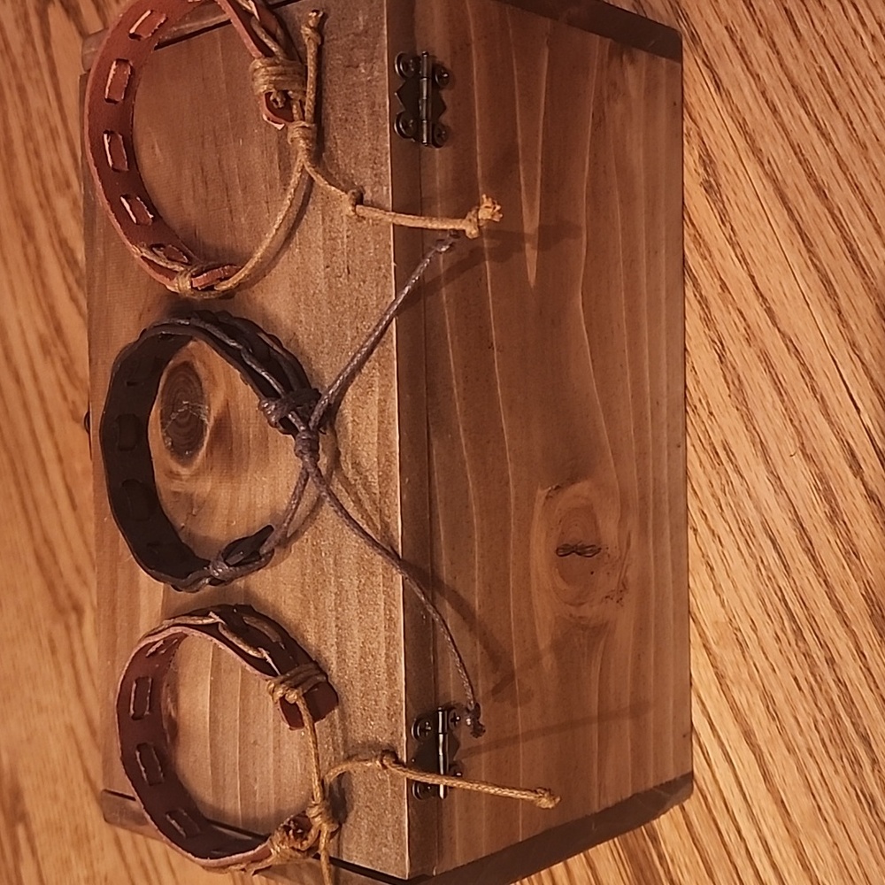 Bracelets - Picture 2 of 3